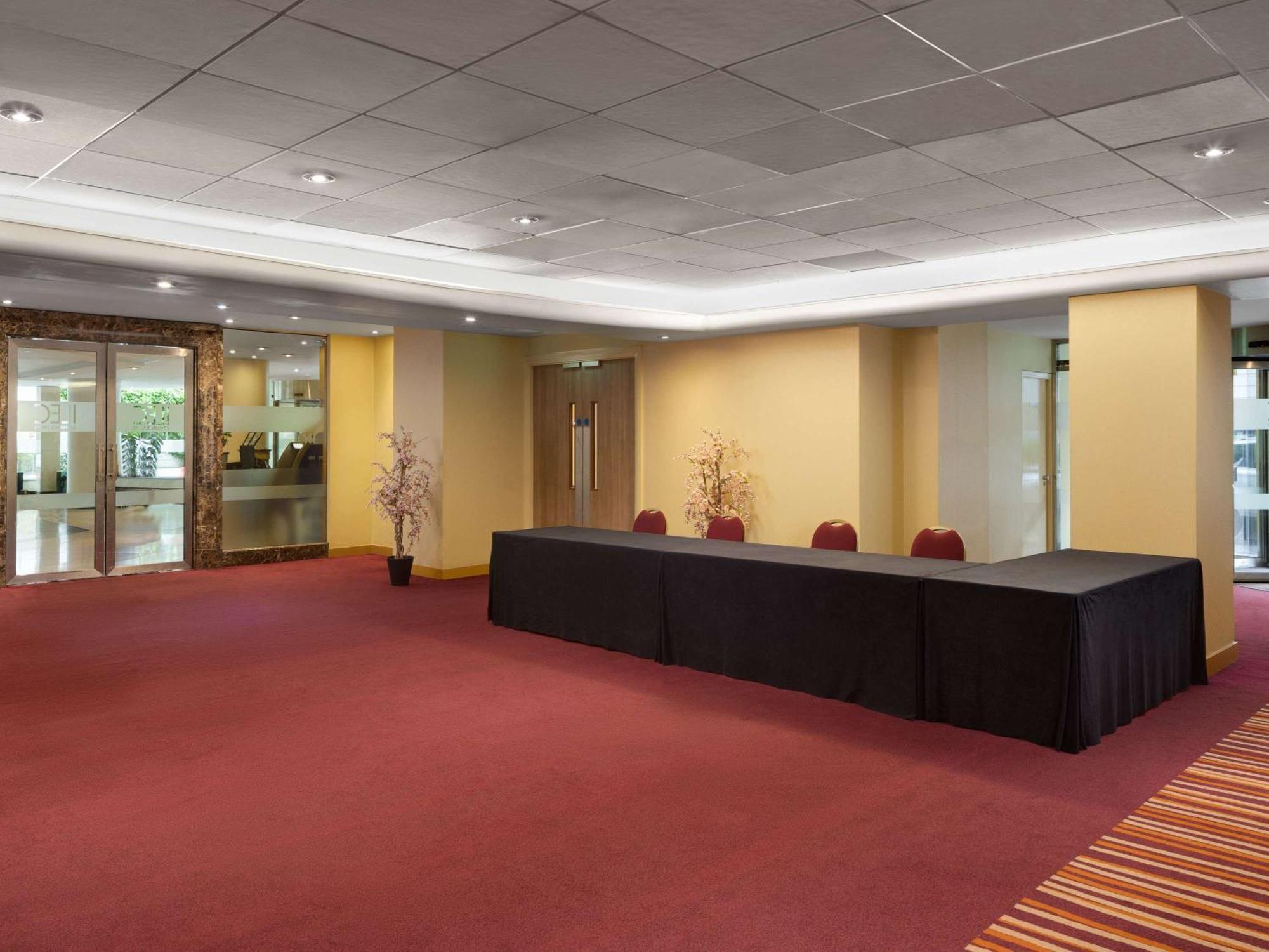 Ibis London Earls Court Hotel Bagian luar foto